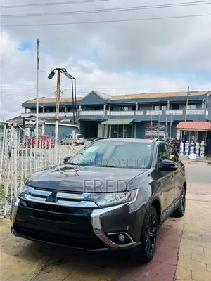 Mitsubishi Outlander LE FWD 2018 Brown