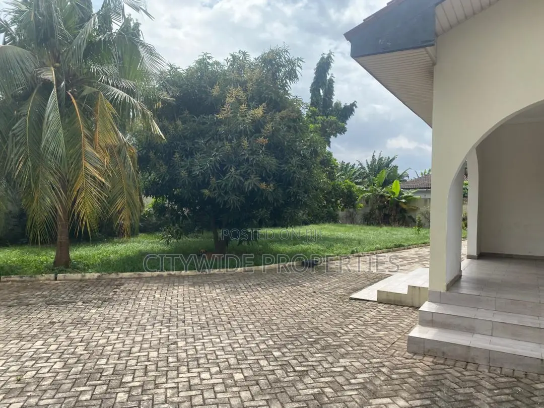Furnished 5bdrm House in Boundary Road Area for rent