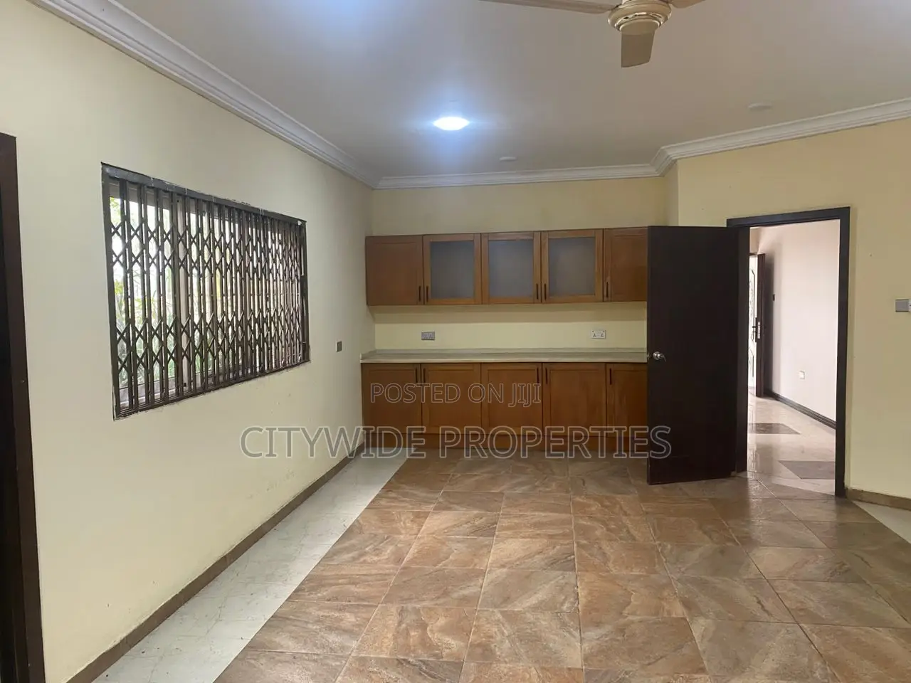 Furnished 5bdrm House in Boundary Road Area for rent