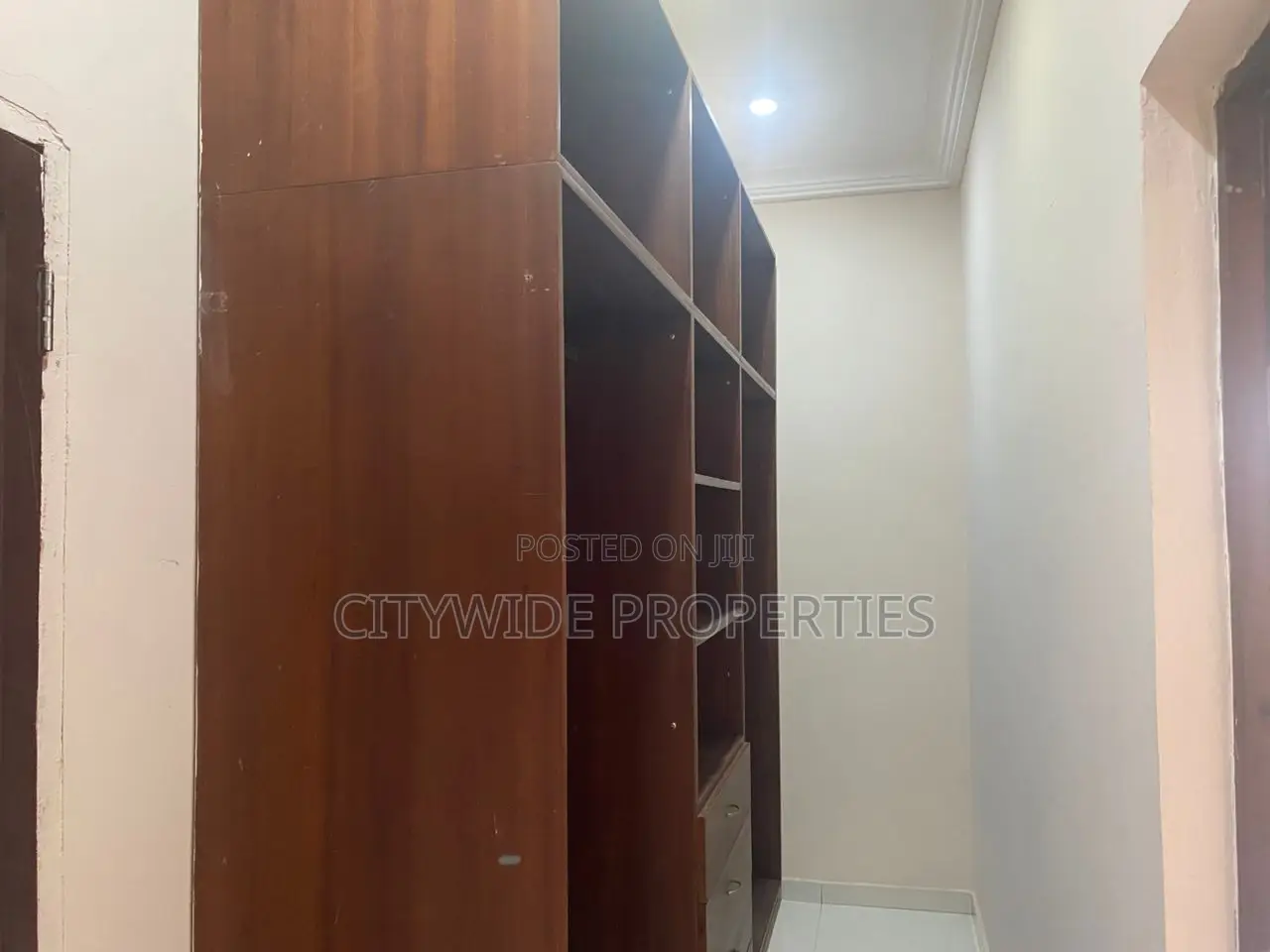 Furnished 5bdrm House in Boundary Road Area for rent
