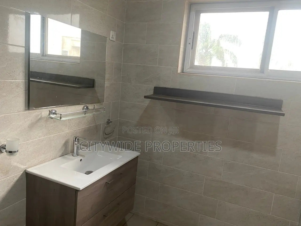 Furnished 5bdrm House in Boundary Road Area for rent