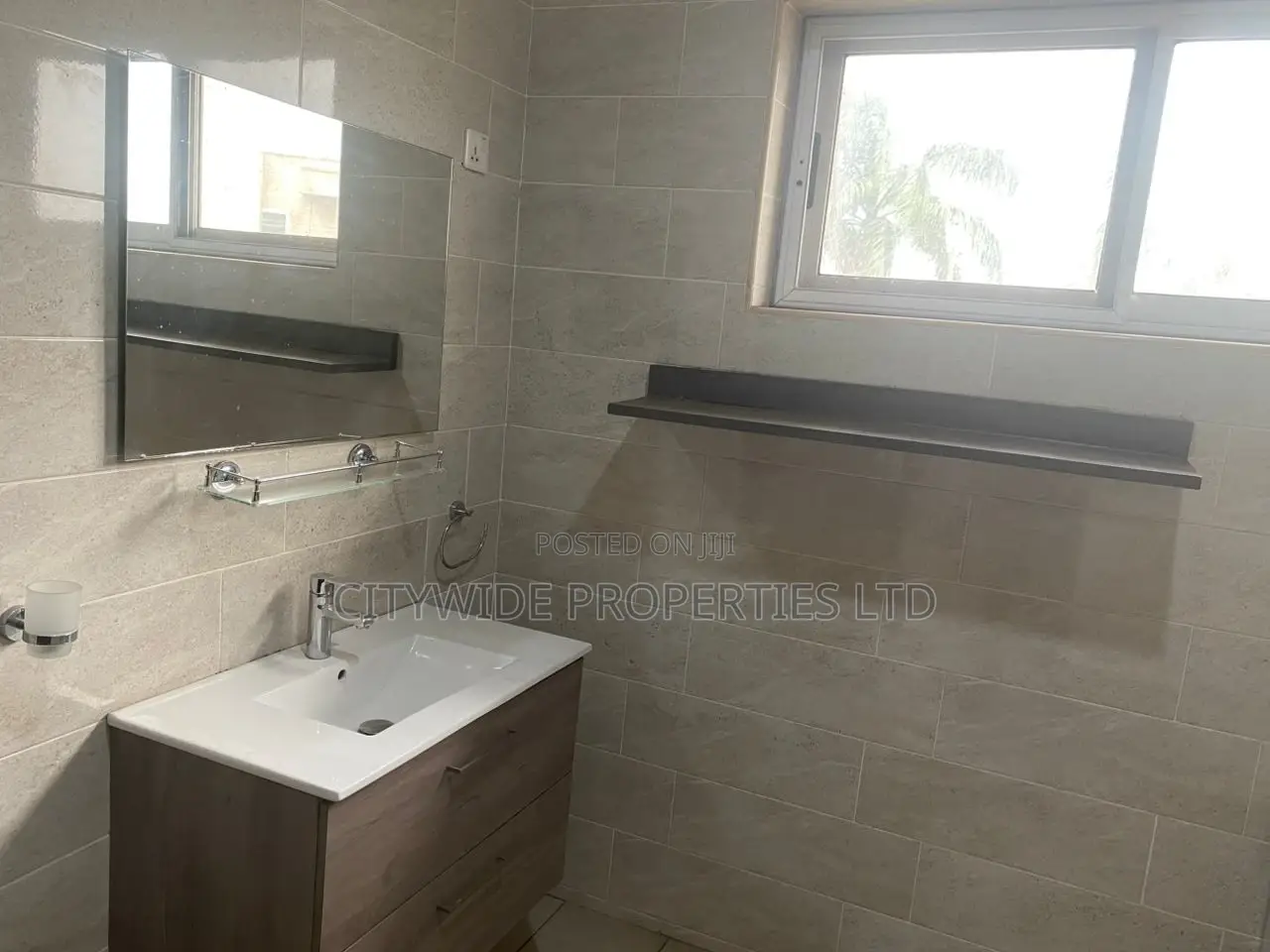 Furnished 5bdrm House in Boundary Road Area for rent