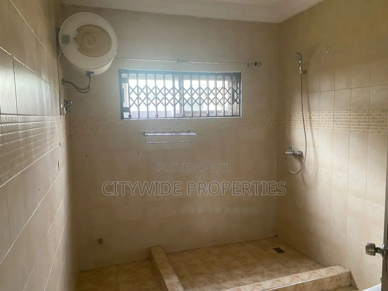 Furnished 5bdrm House in Boundary Road Area for rent