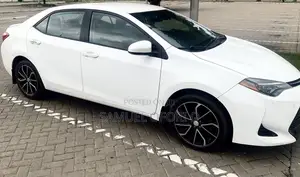 Toyota Corolla LE ECO 4dr Sedan (1.8L 4cyl CVT) 2017 White