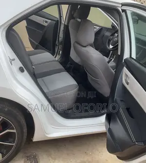 Toyota Corolla LE ECO 4dr Sedan (1.8L 4cyl CVT) 2017 White