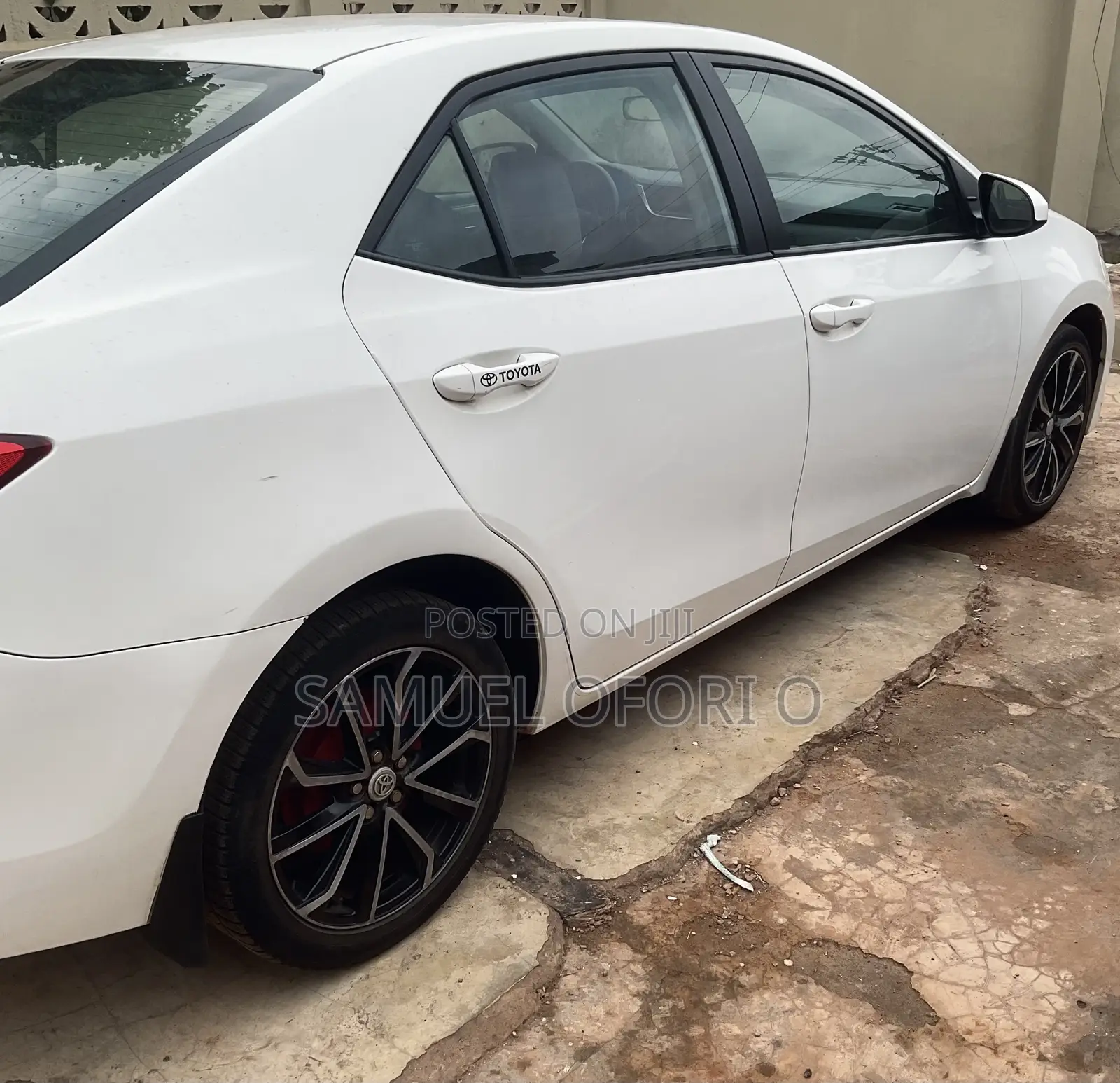 Toyota Corolla LE ECO 4dr Sedan (1.8L 4cyl CVT) 2017 White