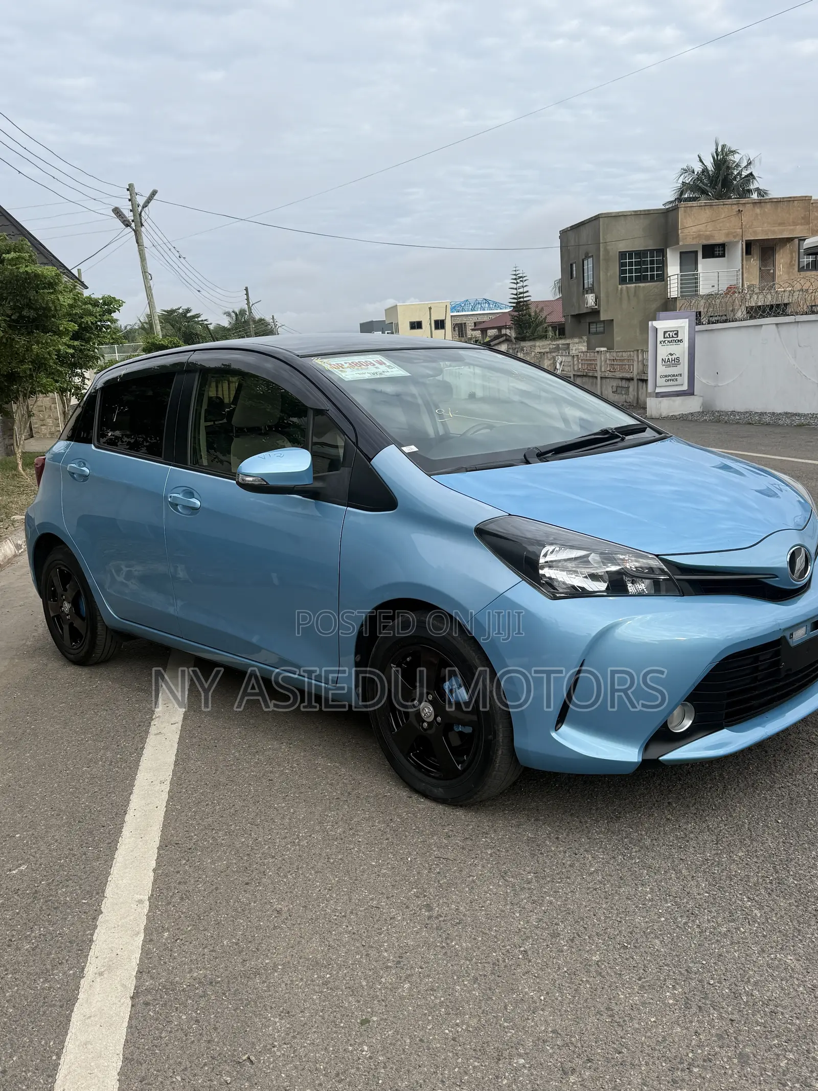 Toyota Vitz 1.3 FWD 3dr 2015 Blue