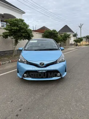 Toyota Vitz 1.3 FWD 3dr 2015 Blue