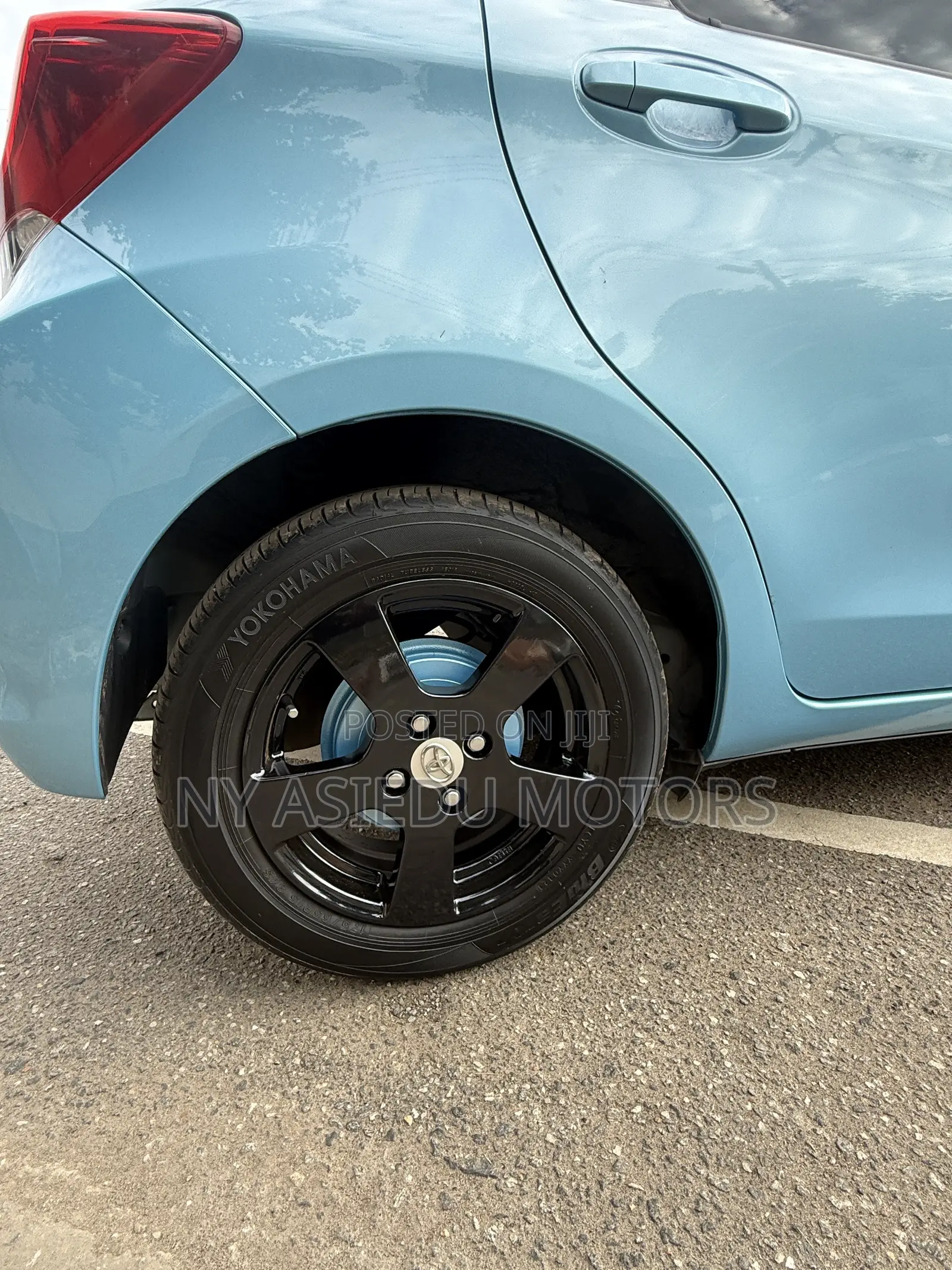 Toyota Vitz 1.3 FWD 3dr 2015 Blue