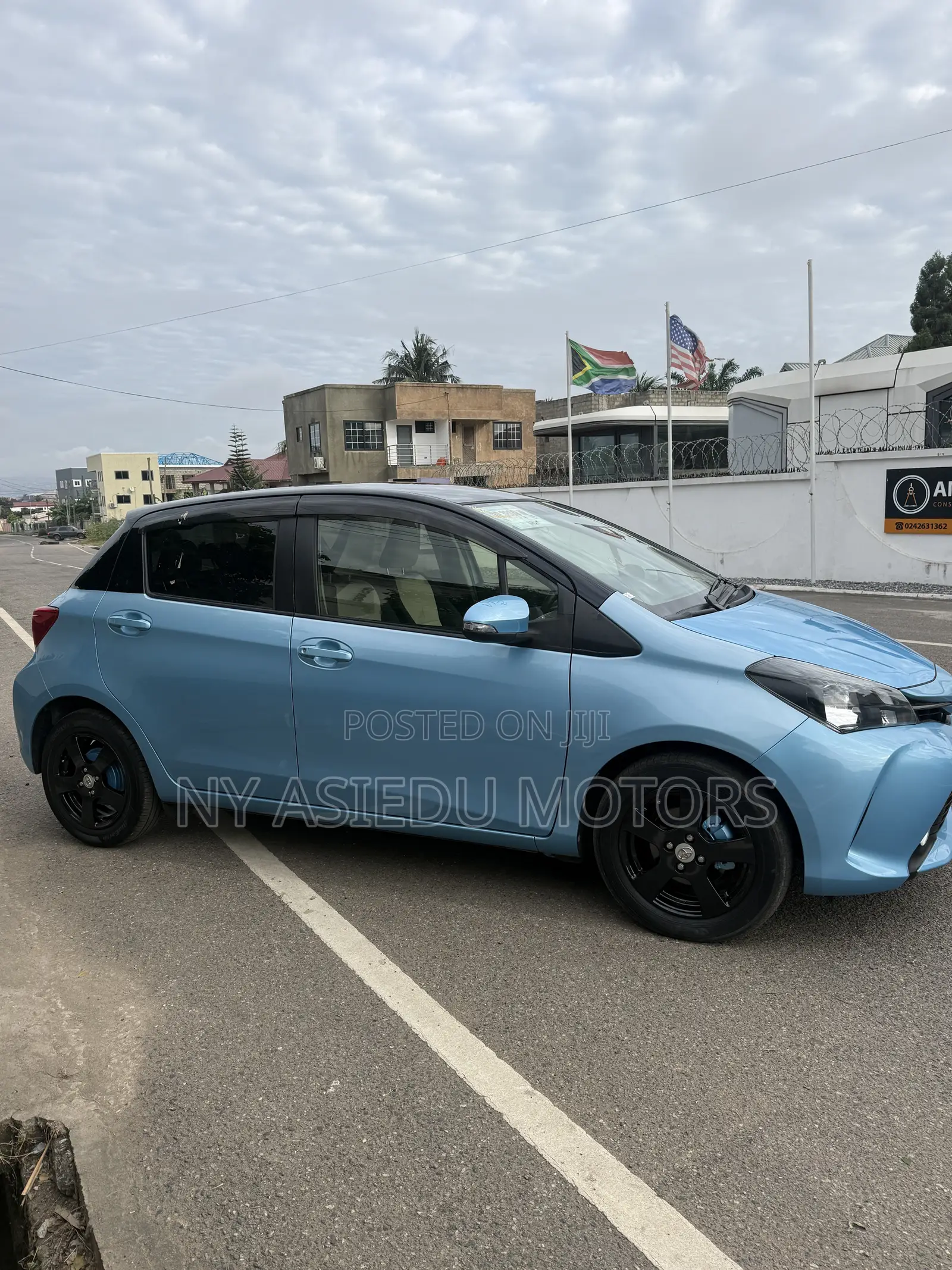 Toyota Vitz 1.3 FWD 3dr 2015 Blue