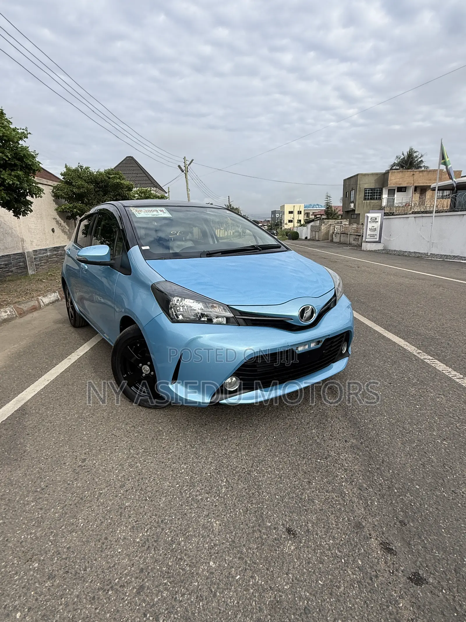 Toyota Vitz 1.3 FWD 3dr 2015 Blue