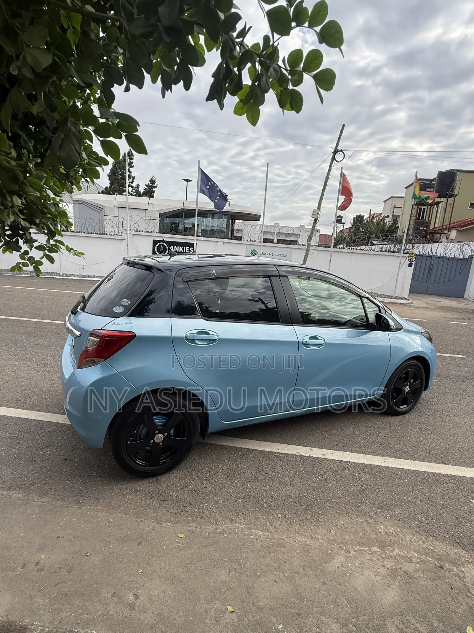 Toyota Vitz 1.3 FWD 3dr 2015 Blue