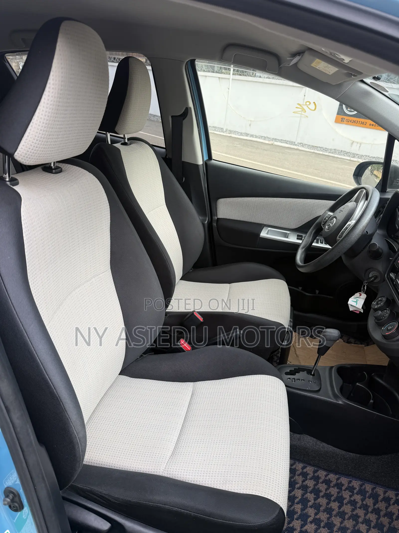 Toyota Vitz 1.3 FWD 3dr 2015 Blue