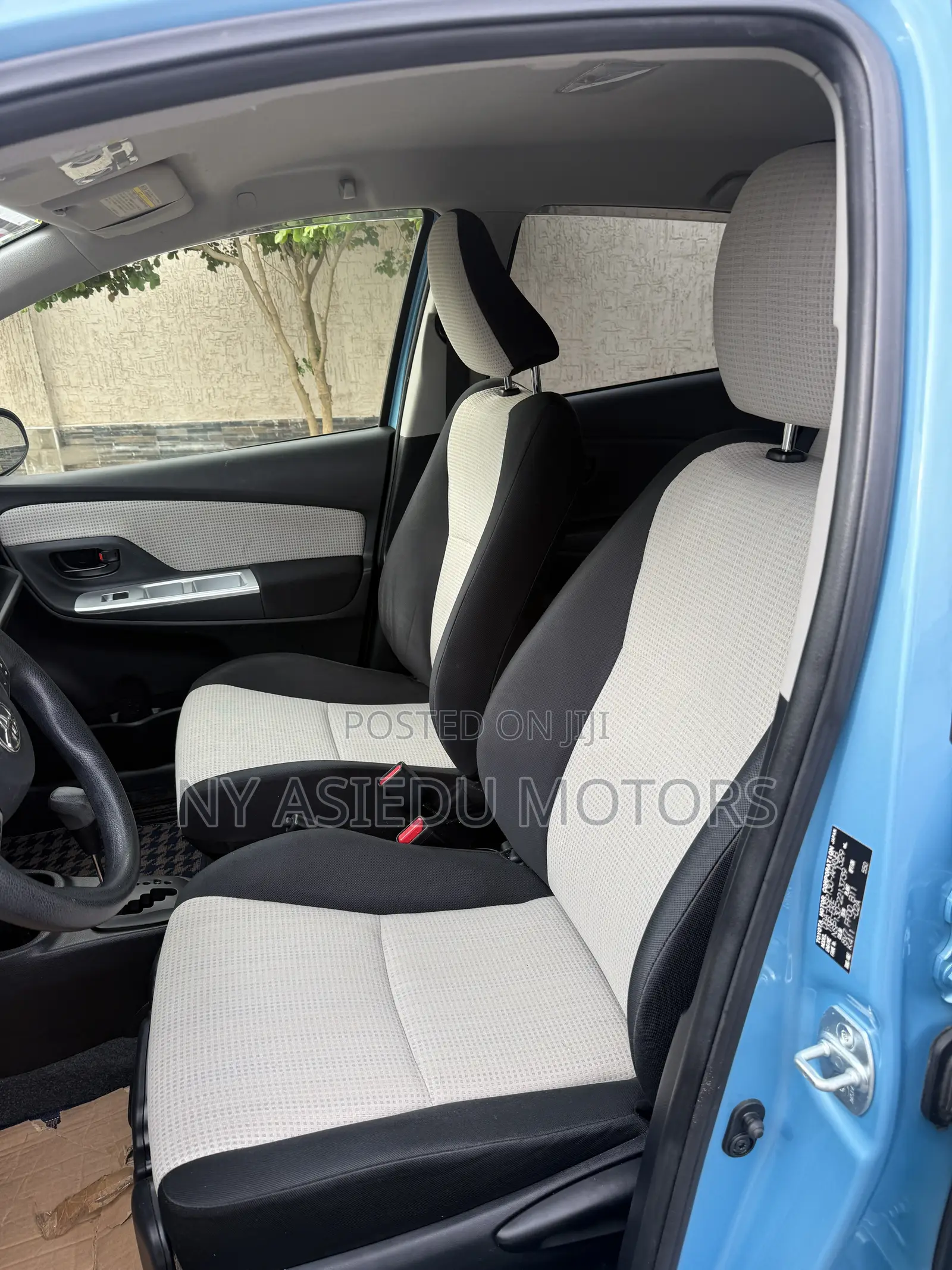 Toyota Vitz 1.3 FWD 3dr 2015 Blue