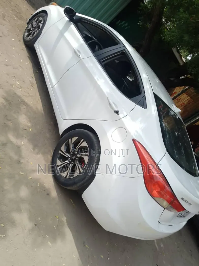 Hyundai Elantra 2013 White