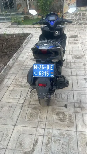 Yamaha Aerox 2025 Gray