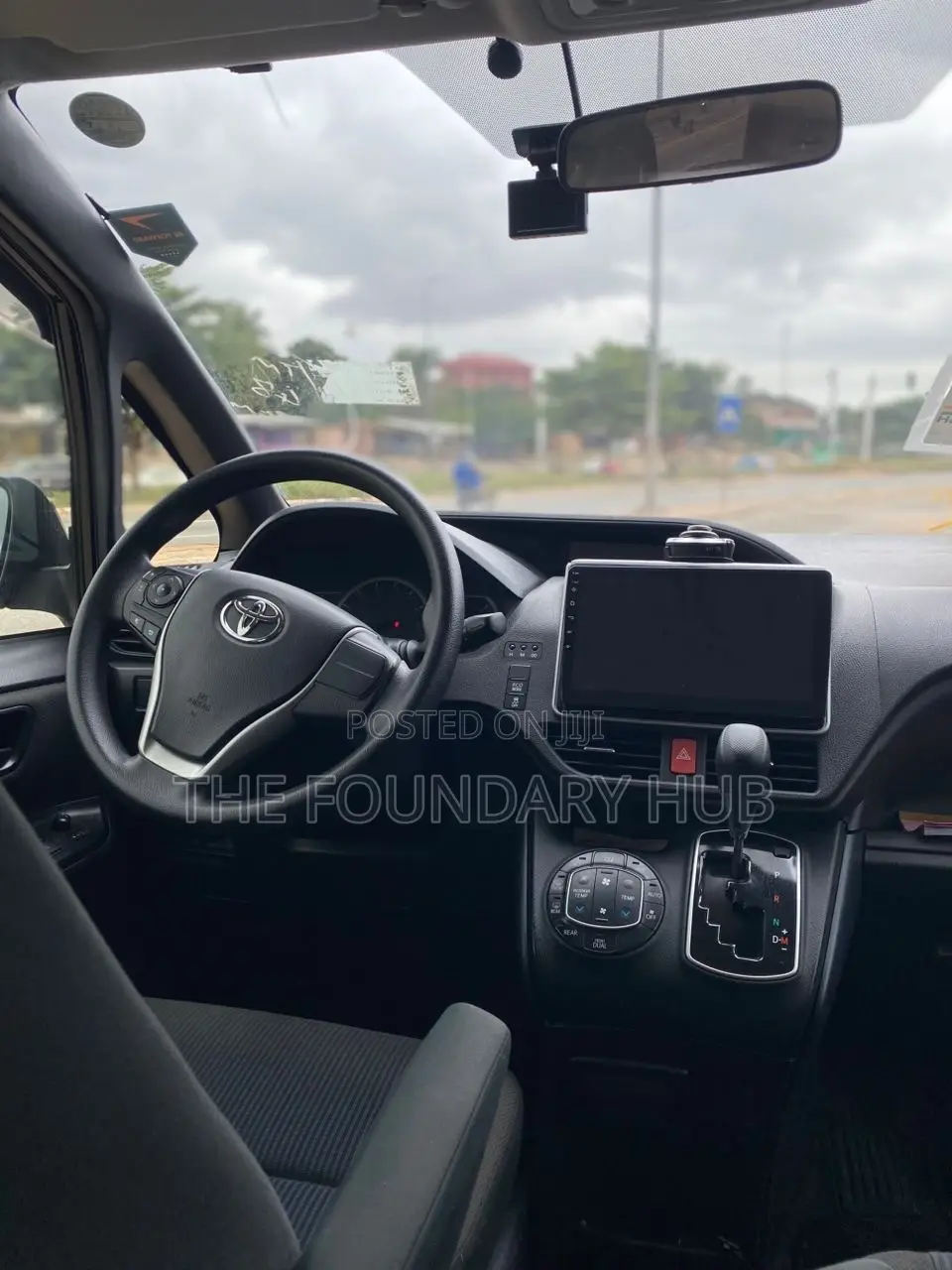 Toyota Voxy X 4WD 8-Seater 2016 Black