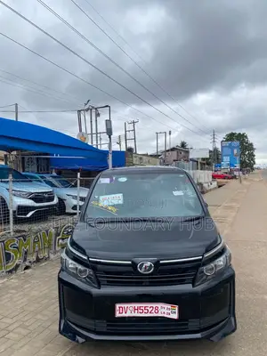 Toyota Voxy X 4WD 8-Seater 2016 Black