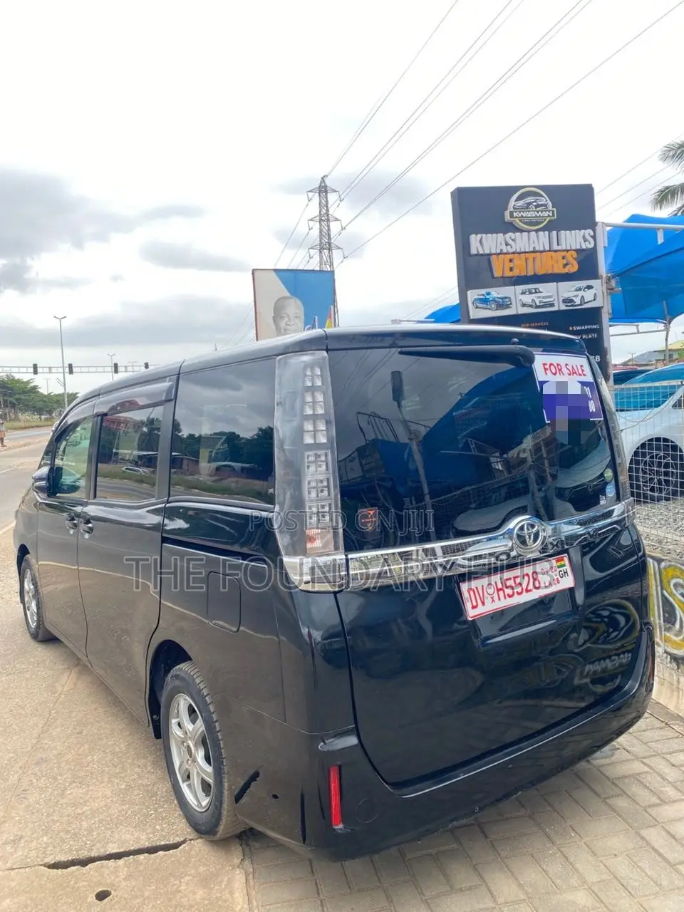 Toyota Voxy X 4WD 8-Seater 2016 Black