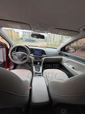 Hyundai Elantra SE Sedan FWD (2.0L 4cyl 6M) 2017 Red