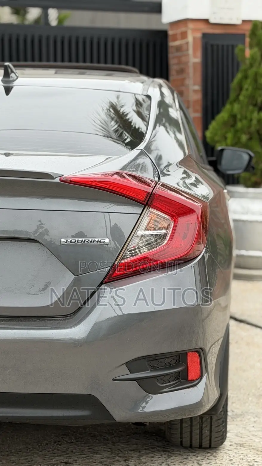 Honda Civic Touring 4dr Sedan (1.5L 4cyl) 2017 Gray