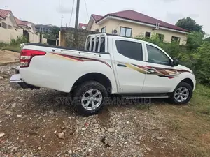 Mitsubishi L200 Club Cab 2.4 154hp 4WD 2018 White