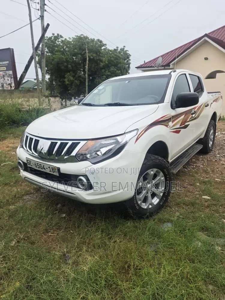 Mitsubishi L200 Club Cab 2.4 154hp 4WD 2018 White