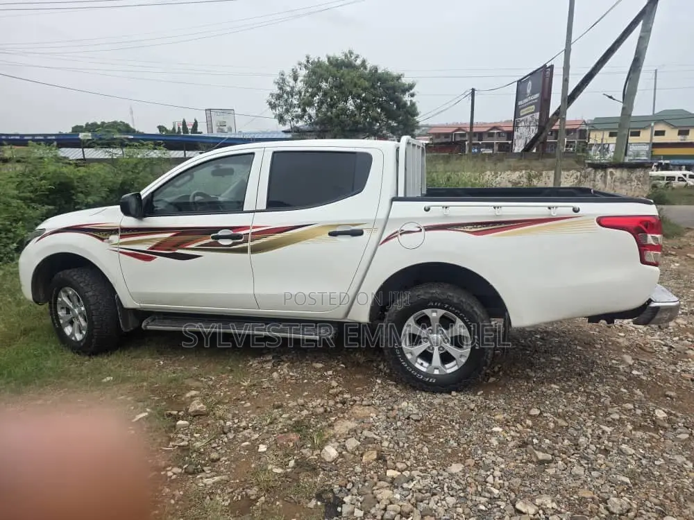 Mitsubishi L200 Club Cab 2.4 154hp 4WD 2018 White