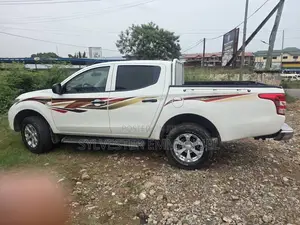Mitsubishi L200 Club Cab 2.4 154hp 4WD 2018 White