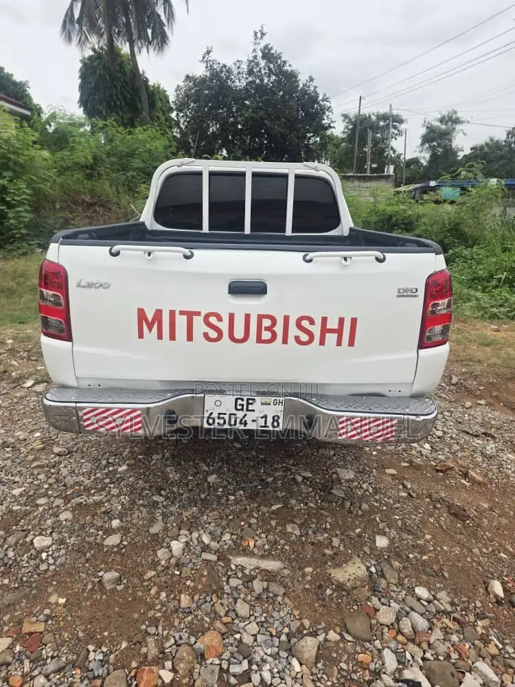 Mitsubishi L200 Club Cab 2.4 154hp 4WD 2018 White
