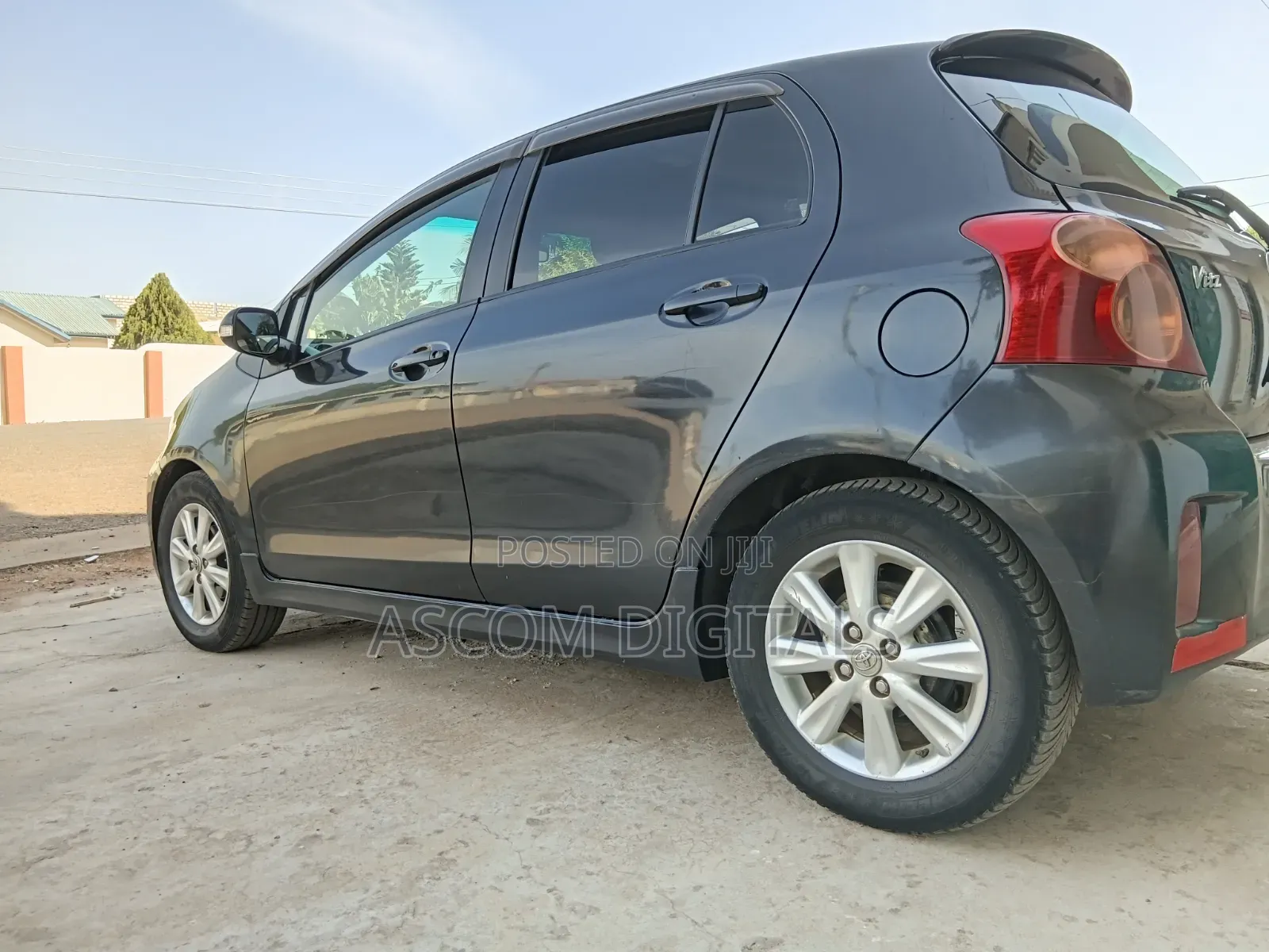 Toyota Vitz 2010 Black