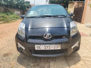 Toyota Vitz 2010 Black
