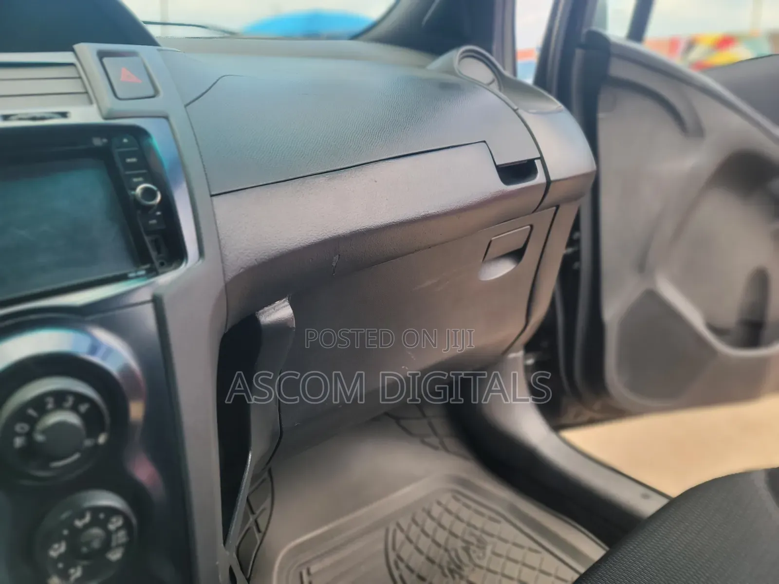 Toyota Vitz 2010 Black