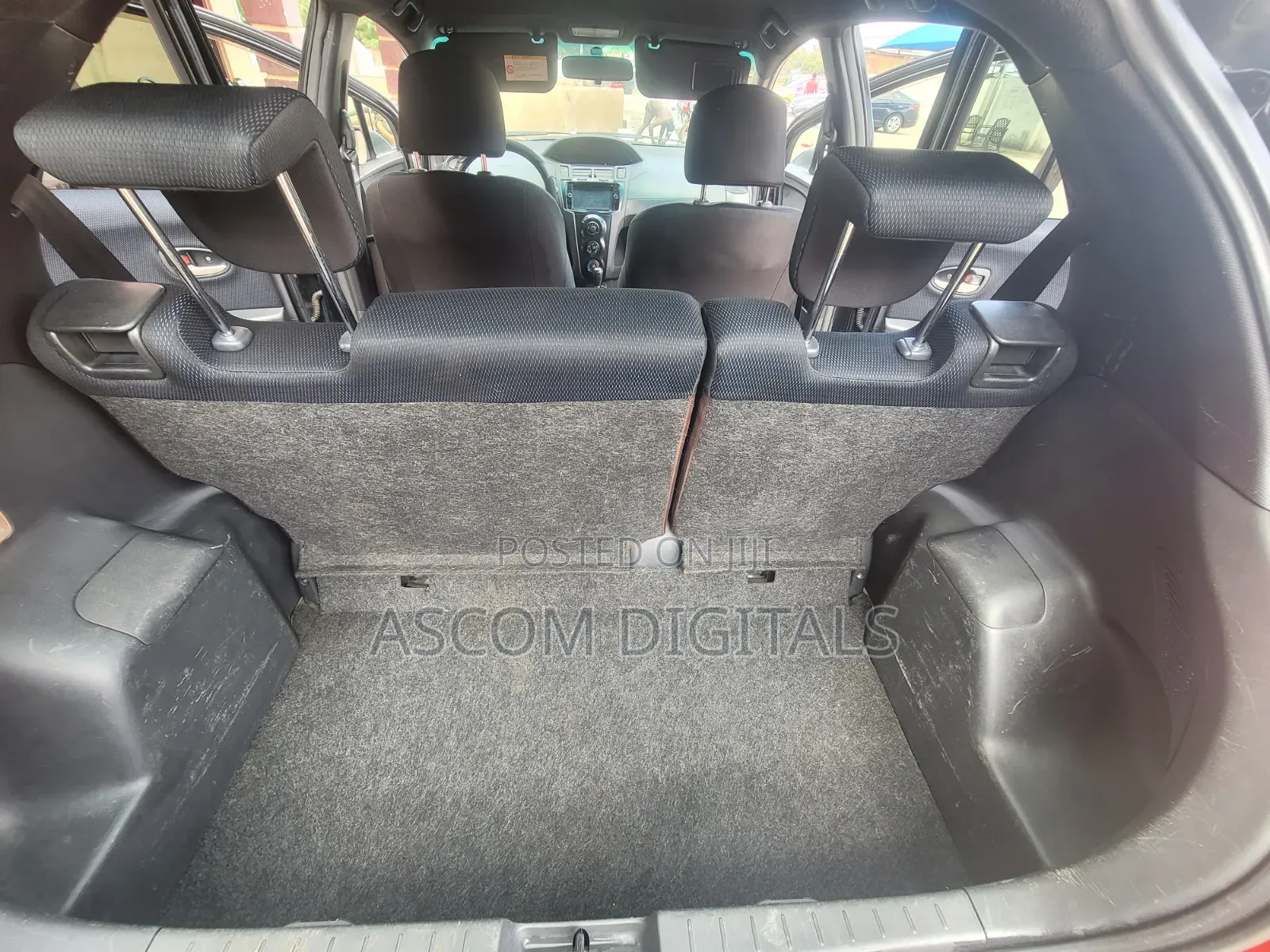 Toyota Vitz 2010 Black