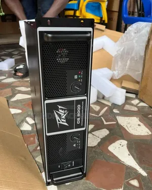 Peavey CS 8000 Professional Power Amplifier