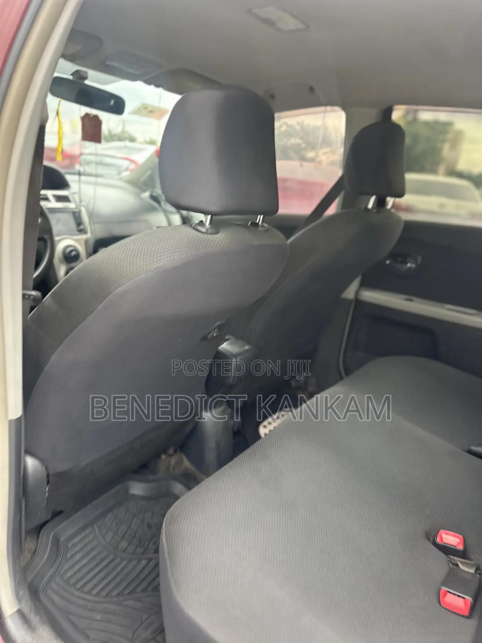 Toyota Vitz 1.0 FWD 5dr 2010 Burgundy