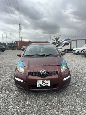 Toyota Vitz 1.0 FWD 5dr 2010 Burgundy