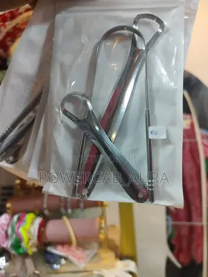 Metallic Tongue Scraper