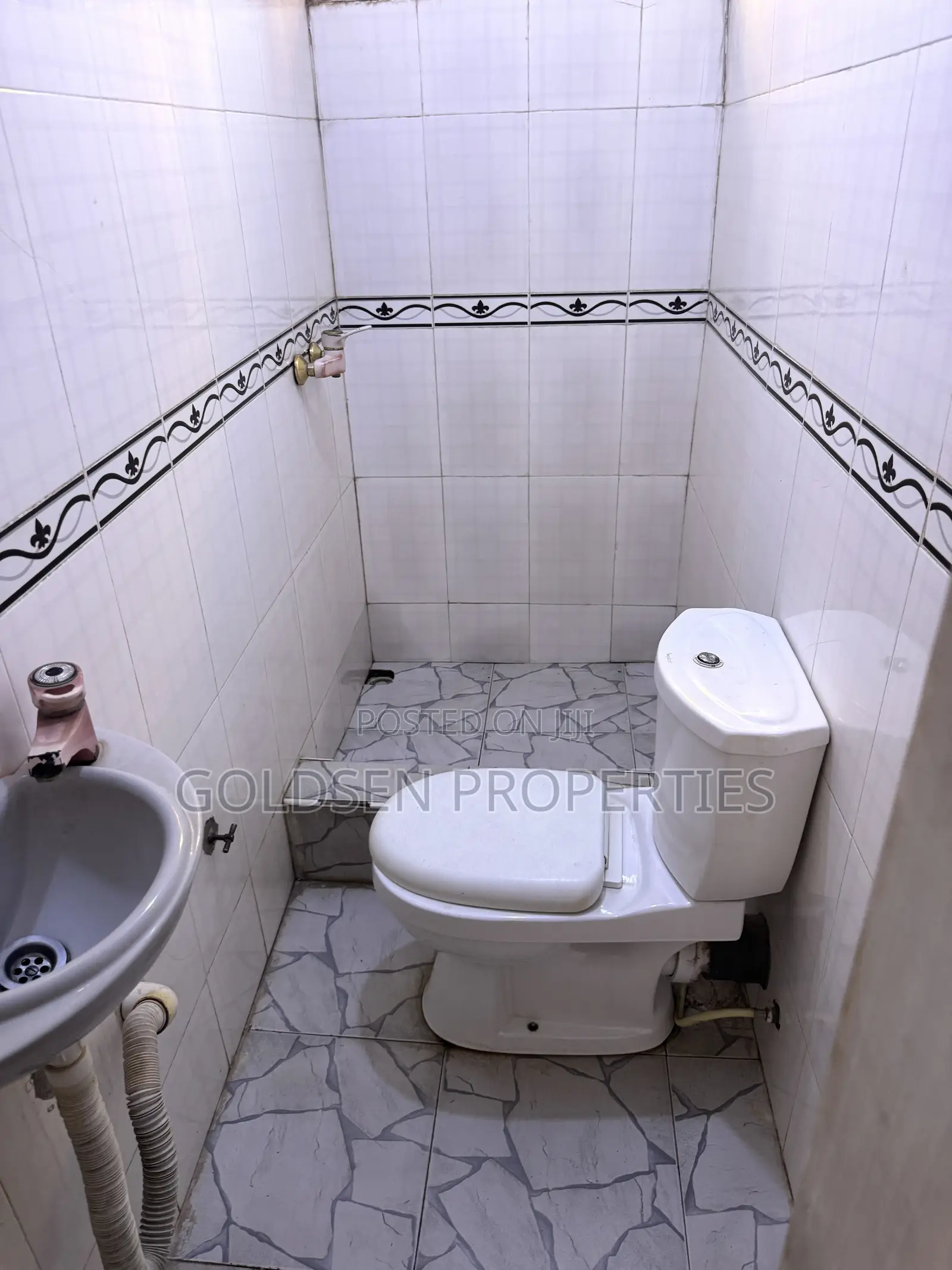 2bdrm Apartment in Mile 7 for rent