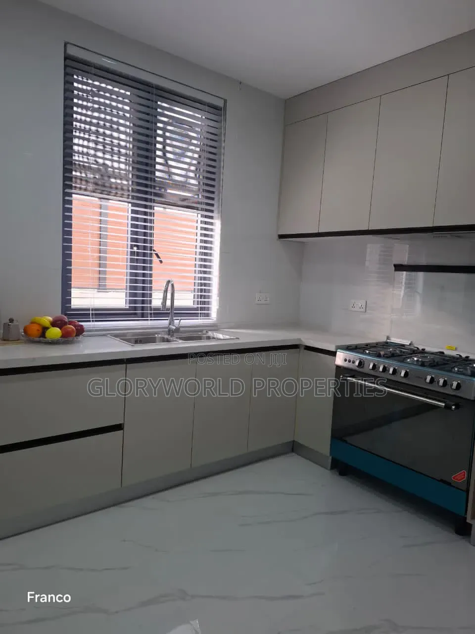 Furnished 5bdrm Duplex in Sakumono for sale