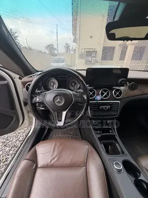 Mercedes-Benz GLA 250 2015 White