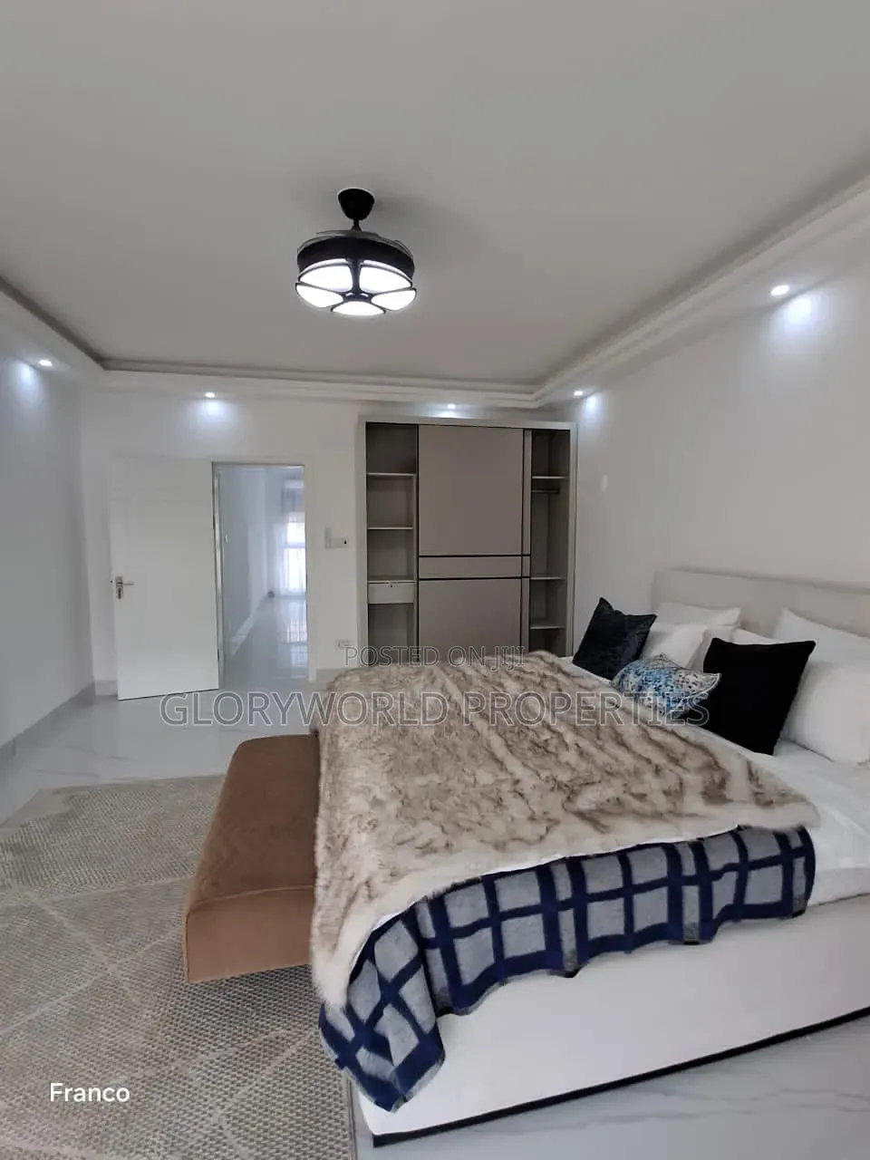 Furnished 5bdrm Duplex in Sakumono for sale