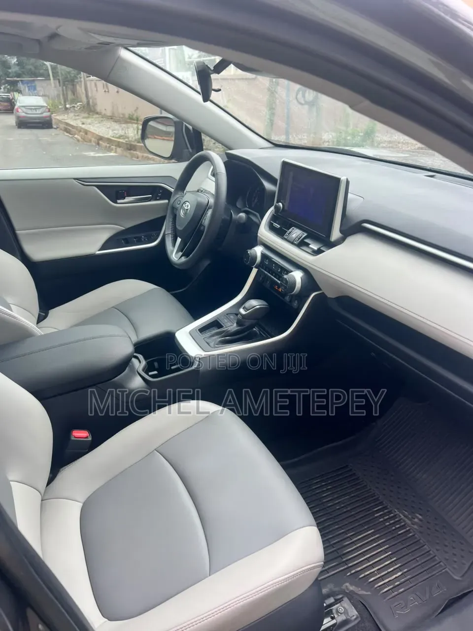 Toyota RAV4 2023 Gray
