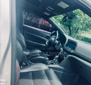 Hyundai Elantra for Rent