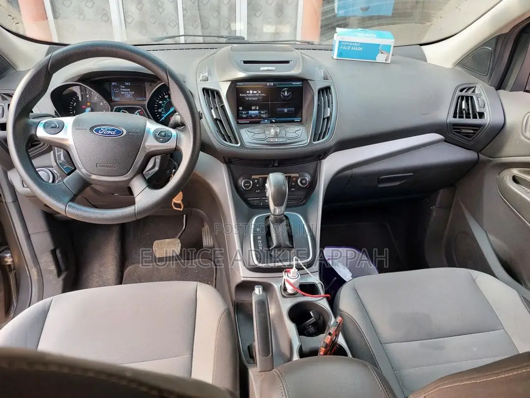 Ford Escape SE 4dr SUV AWD (1.6L 4cyl Turbo 6A) 2014 Gray