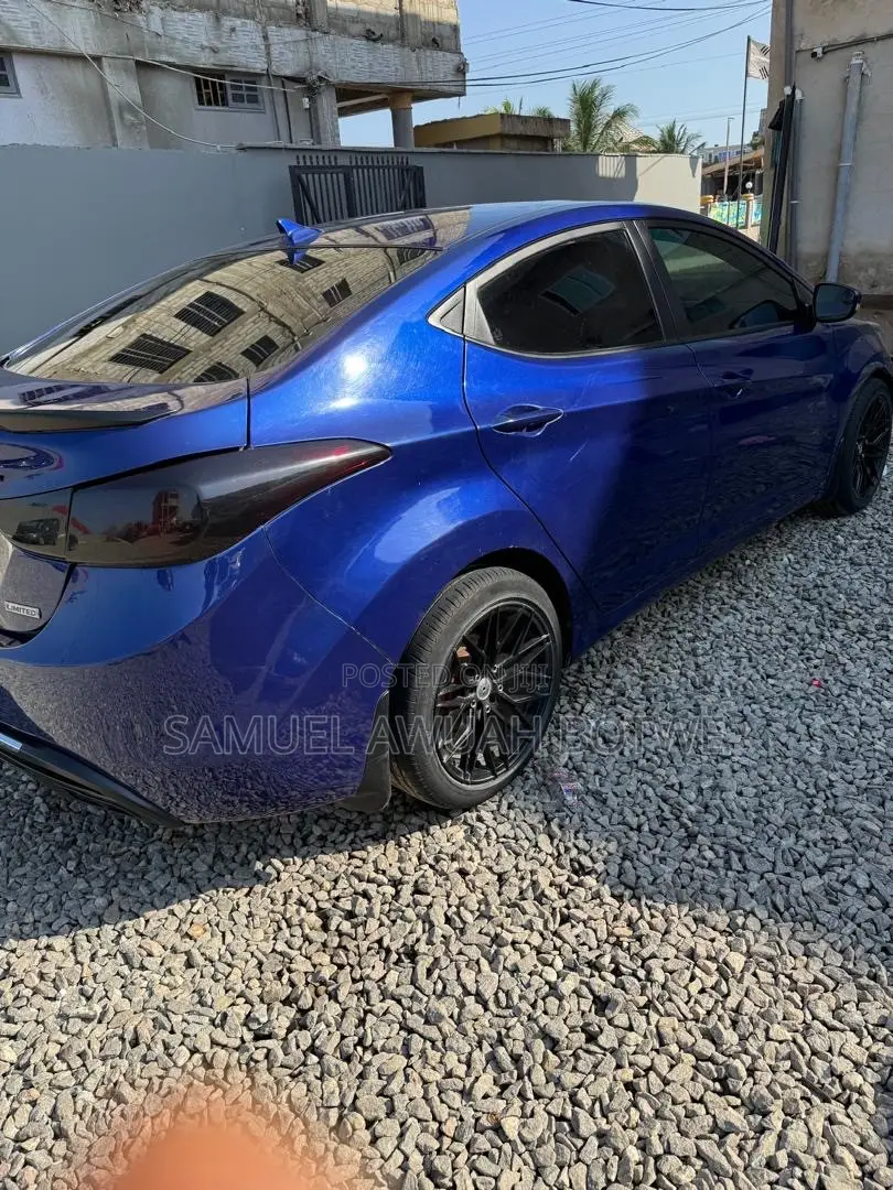 Hyundai Elantra Limited Sedan FWD (1.8L 4cyl 6A) 2013 Blue