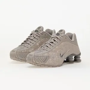 Shox R4 "Flat Pewter Floral" (Style Code: HV0934-001),