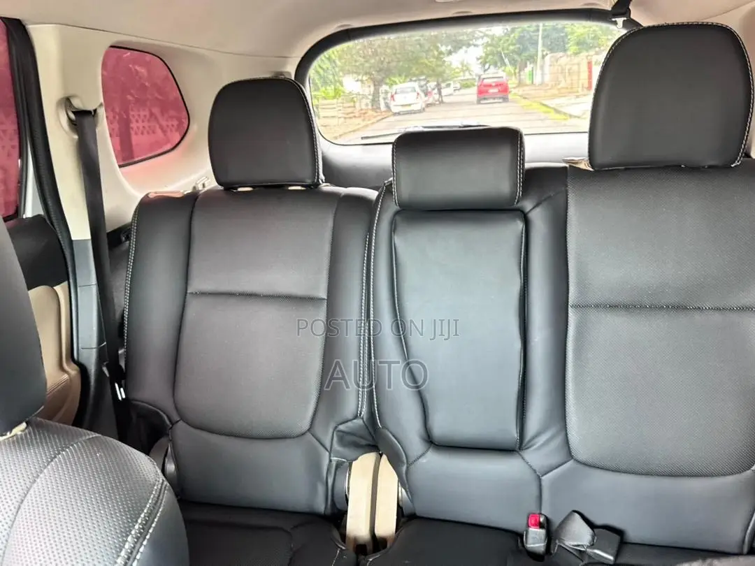 Mitsubishi Outlander SEL FWD 2018 White