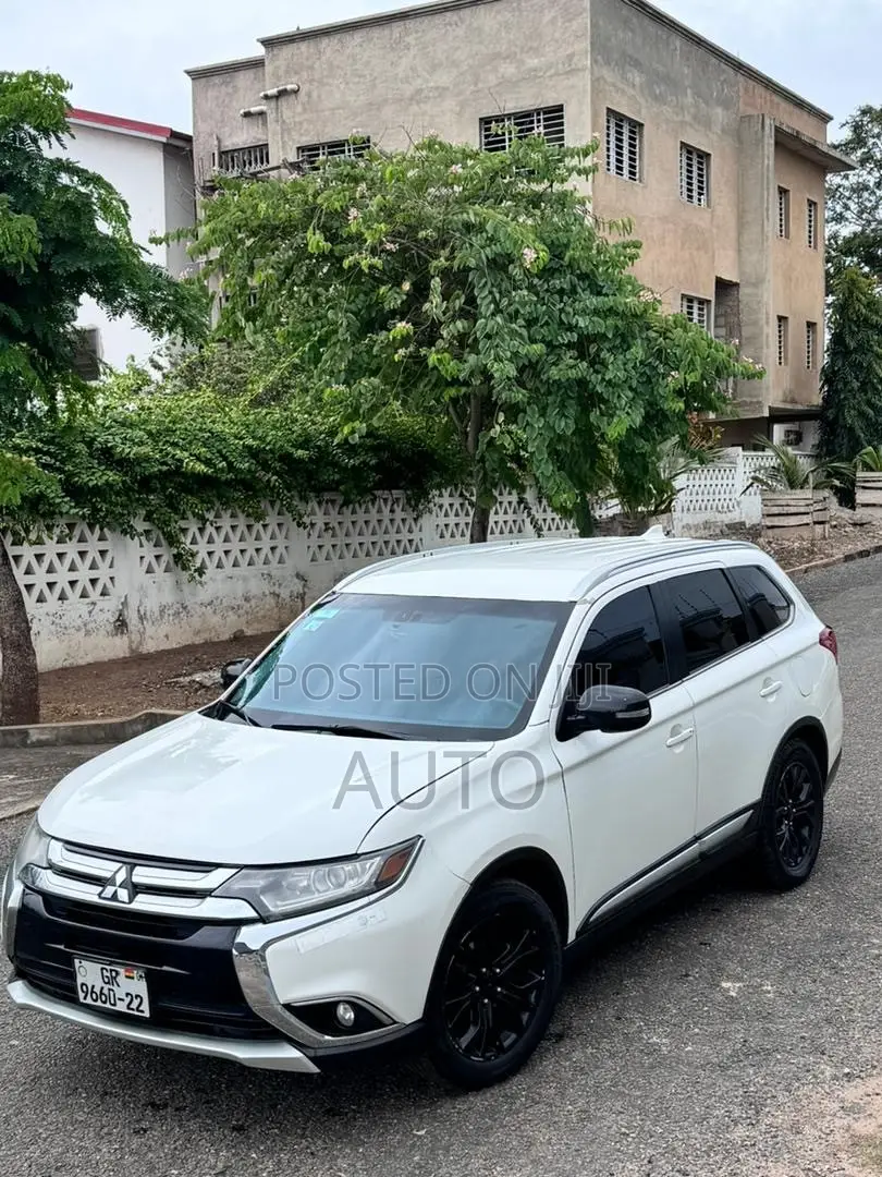 Mitsubishi Outlander SEL FWD 2018 White
