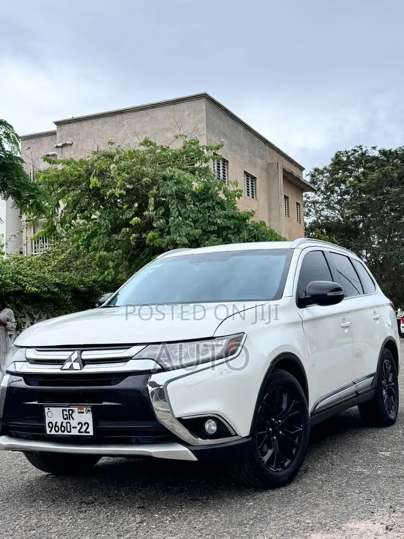 Mitsubishi Outlander SEL FWD 2018 White